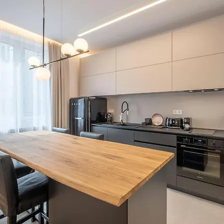 Апартаменты Top-notch Location, An Exceptionally Stylish Flat *