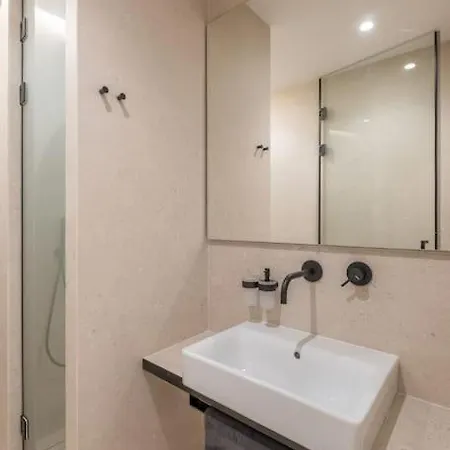 Апартаменты Top-notch Location, An Exceptionally Stylish Flat