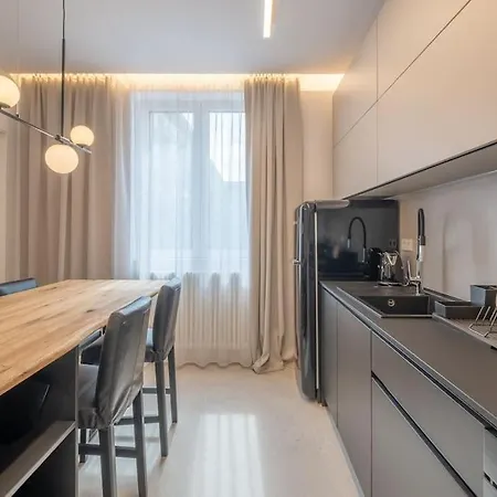 Top-notch Location, An Exceptionally Stylish Flat Апартаменты