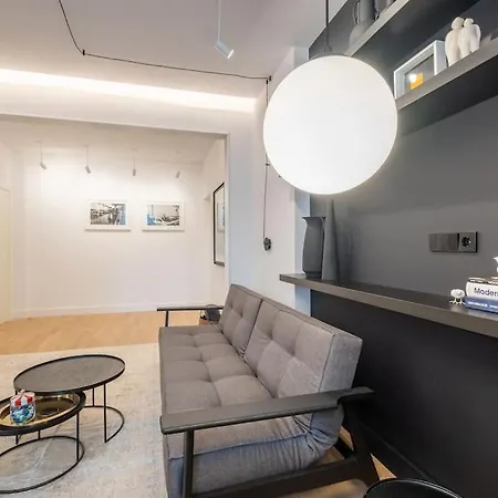 Top-notch Location, An Exceptionally Stylish Flat Апартаменты София