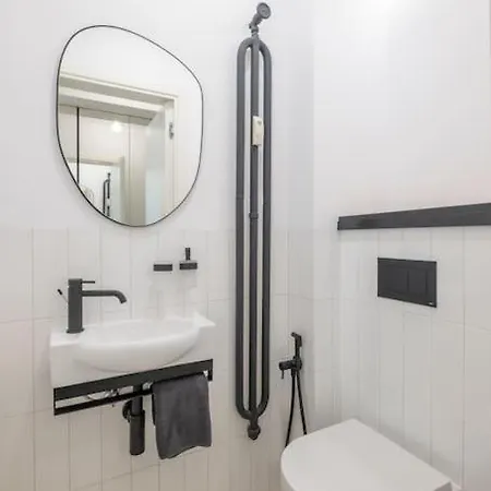 Top-notch Location, An Exceptionally Stylish Flat *