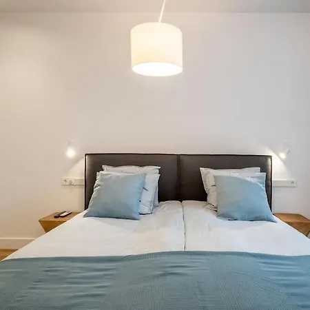 Top-notch Location, An Exceptionally Stylish Flat *