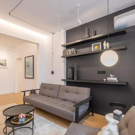 Top-notch Location, An Exceptionally Stylish Flat Апартаменты София
