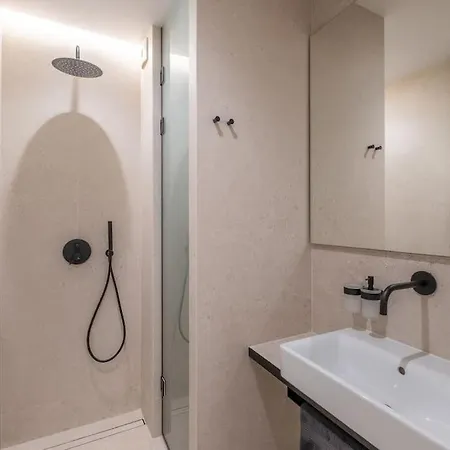 Апартаменты Top-notch Location, An Exceptionally Stylish Flat *
