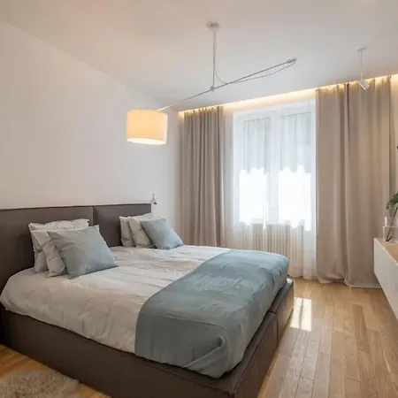 Top-notch Location, An Exceptionally Stylish Flat Apartment