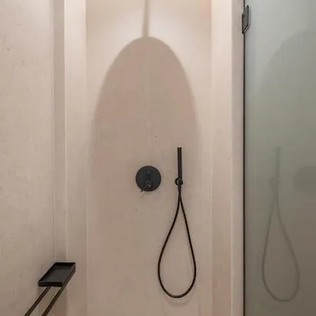 Top-notch Location, An Exceptionally Stylish Flat 아파트 *